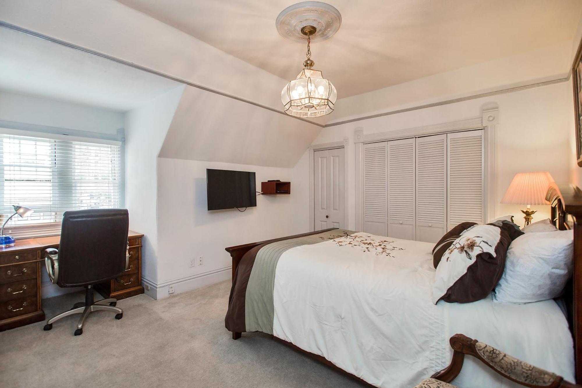 Alameda 3Br Unique Victorian Penthouse With Deck And Outdoor Furniture, Ac, 3 Blocks To Beach & Shopping Center & 2 Free Parking Spaces Exterior foto